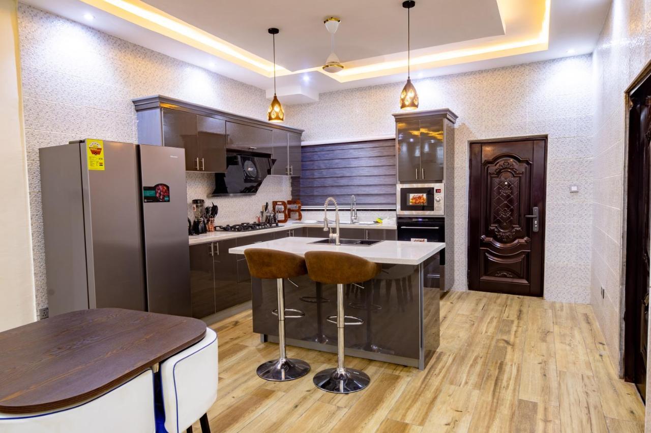 Cloud9 Apartments Аккра Экстерьер фото