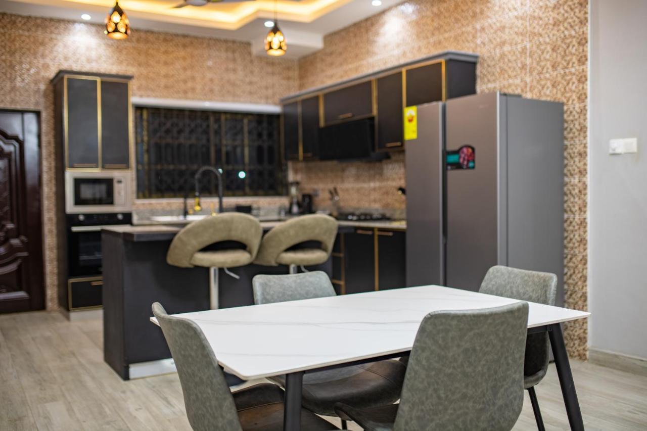 Cloud9 Apartments Аккра Экстерьер фото